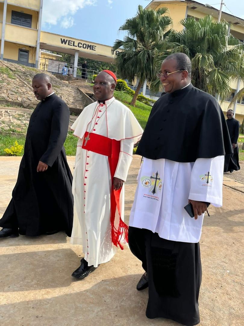 Visite à l’INUCASTY de son Éminence Antoine Cardinal KAMBANDA, Archevêque de Kigali au Rwanda et membre du Dicastère de l’Éducation et de la Culture au Vatican