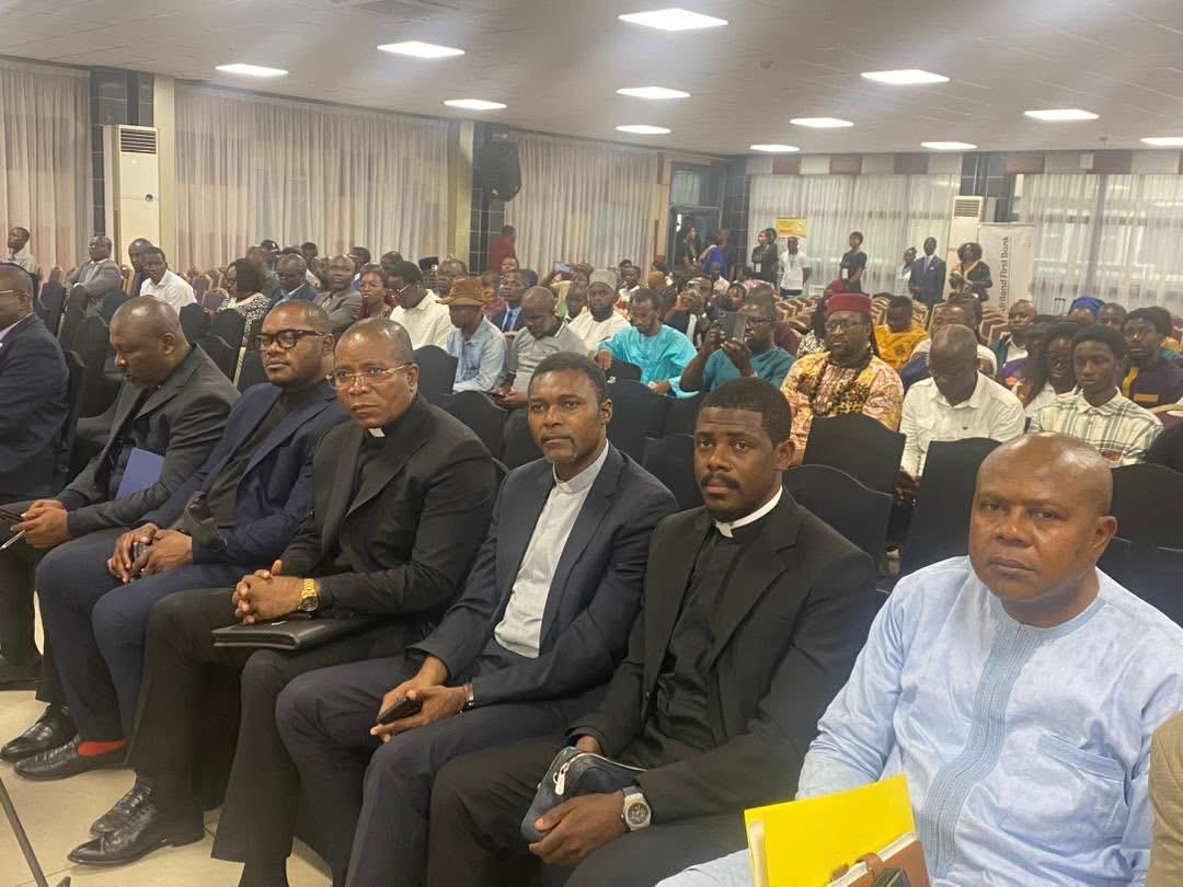 conférence sur le rôle des Mathématiques dans la transformation de l’Afrique au XXIème siècle par le Pr Abdon ATANGANA, mathématicien de renommée internationale, expert en modélisation mathématique et intelligence artificielle