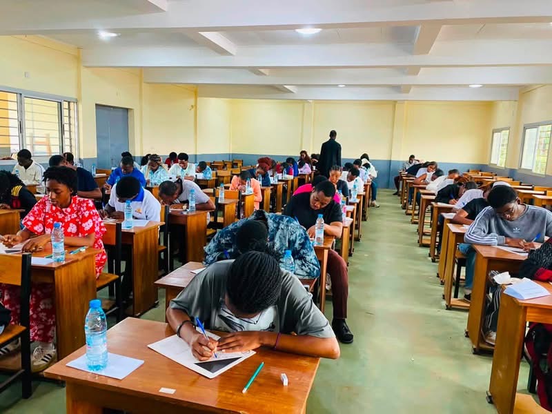 Deuxième Concours d’Entrée dans nos différentes Écoles Supérieures pour le compte de l’année Académique 2026-2027. Nous vous donnons rendez-vous de Lundi à Vendredi pour le dépôt des dossiers au Campus Principal de Mvolyé.